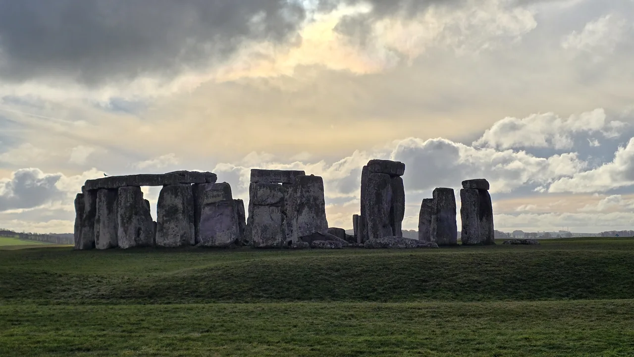Stonehenge beneath the open sky